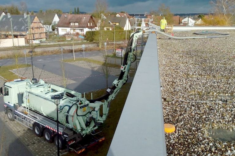 Saugbagger Eschborn - Flachdachsanierung